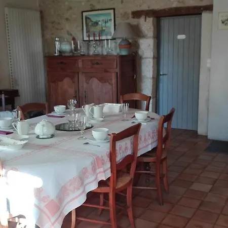 Alojamento de Acomodação e Pequeno-almoço Lembaudie Saint-Privat-des-Prés